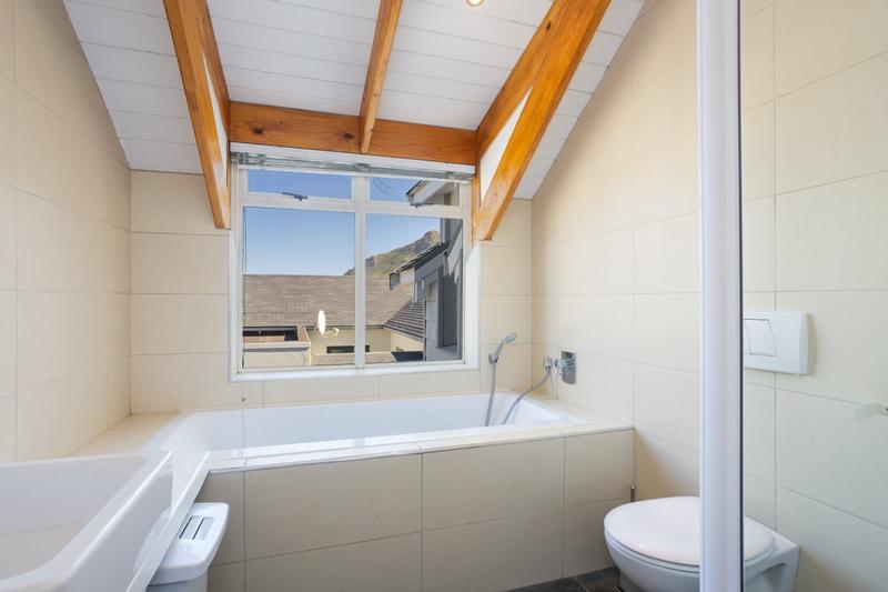 6 Bedroom Property for Sale in Lake Michelle Western Cape